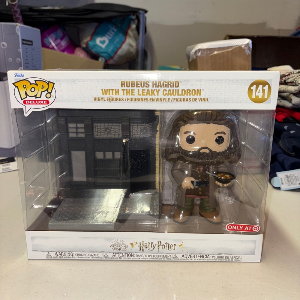 Nwt large Pop! Funko #141 Rubeus Hagrid with the leaky cauldron